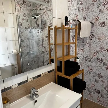 Casa Crown Maisonette Mit 2 Schlafzimmern Und Poolblick *