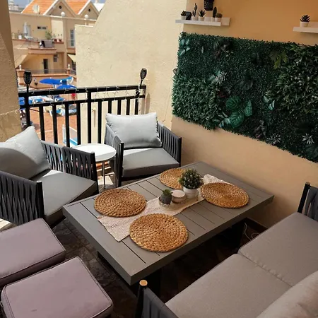 Casa Crown Maisonette Mit 2 Schlafzimmern Und Poolblick شقة