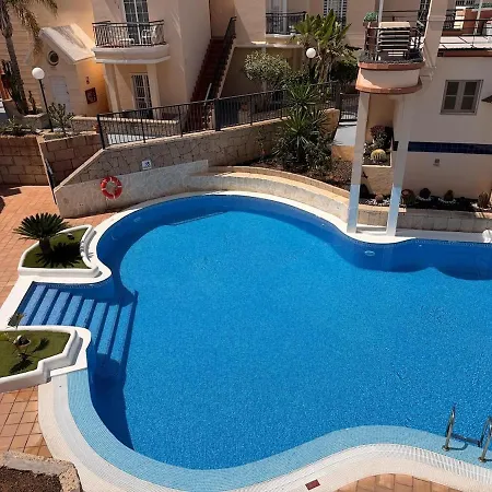 Casa Crown Maisonette Mit 2 Schlafzimmern Und Poolblick أذيخي